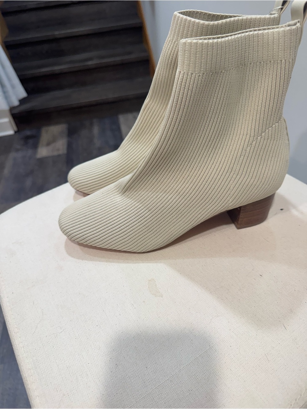 Source Unknown Cream Ribbed Knit Ankle Boots